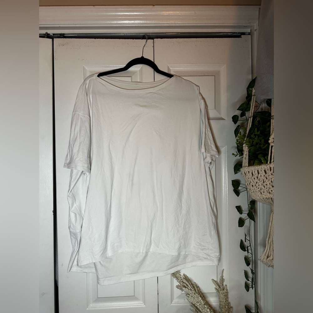 Lululemon Women’s Back in Action Tee Nulu